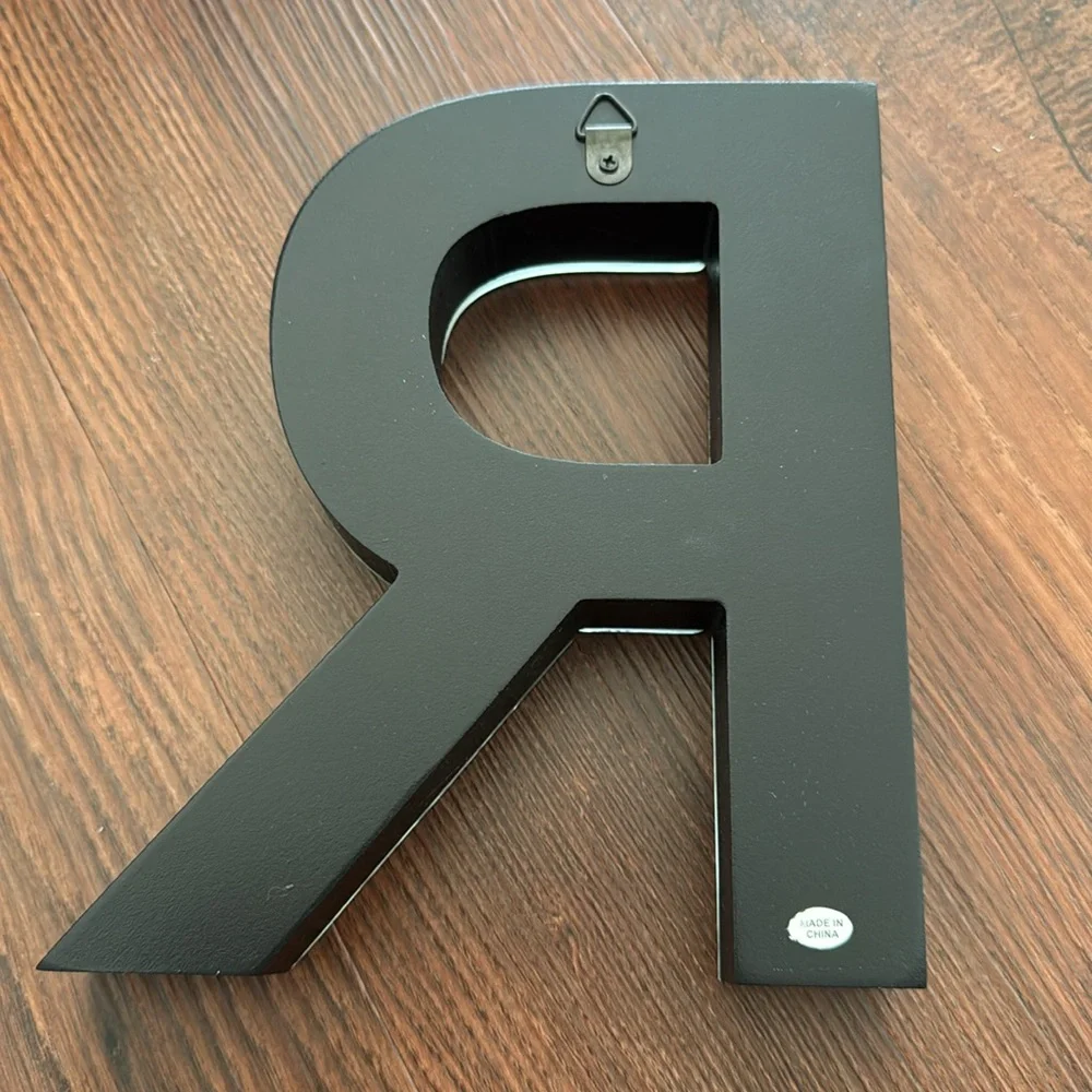 Mirror Letter R Size OS Color Black